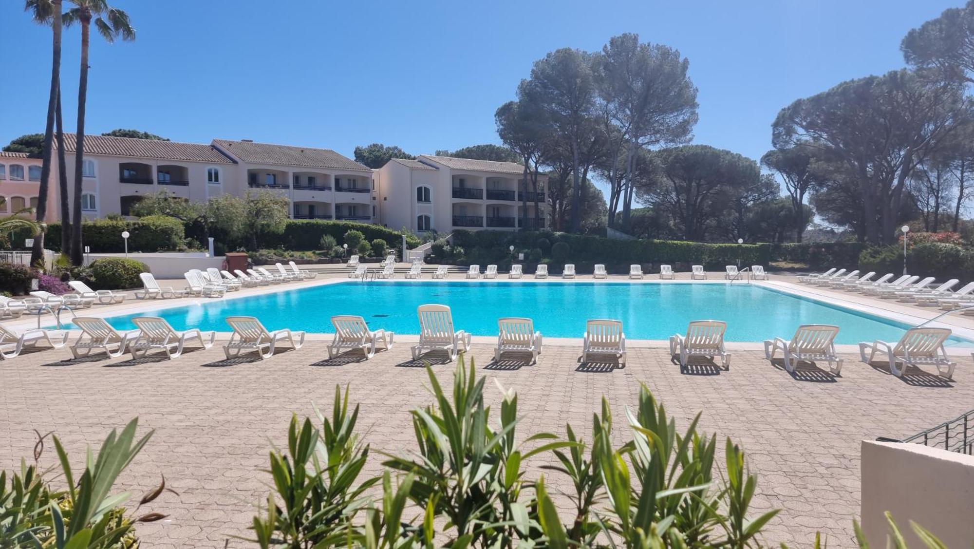 Chez K&D Studio Nature Avec Piscine St Raphael Saint-Raphaël Rom bilde